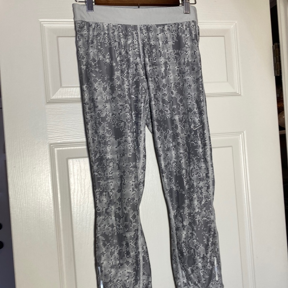 Women's M Nike DriFit leggings